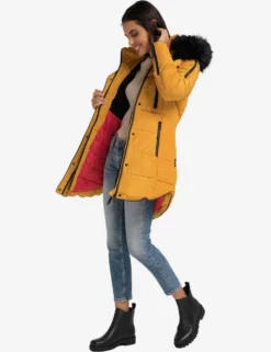 Marikoo Manteaux Dhiver Manteau D’hiver Moonshine Femme Jaune Dor -Marikoo 3ed32a6ceb9907a7e9ba82c101c8241f scaled